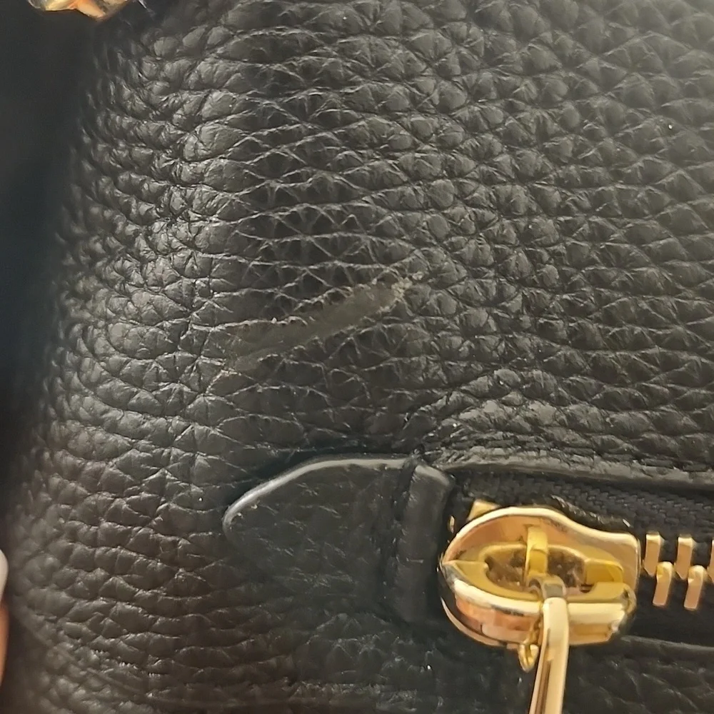 Henri Bendel Messenger/Computer Bag w/HB Wristlet